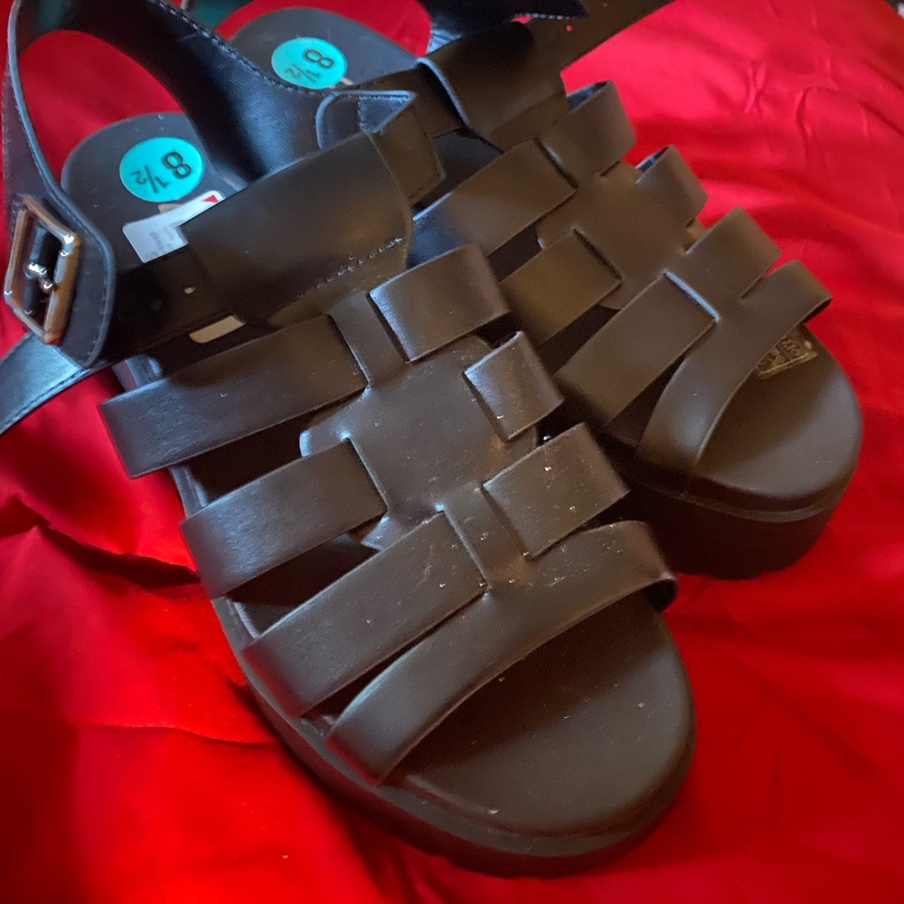 NEW-Soda Black Sandals-8.5